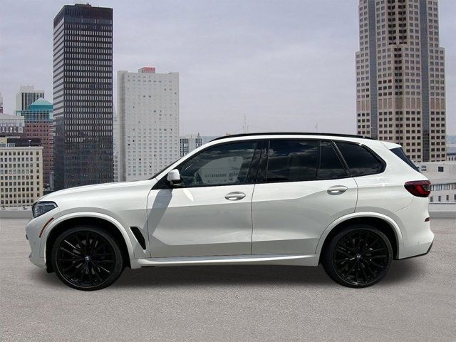 2022 BMW X5 M50i