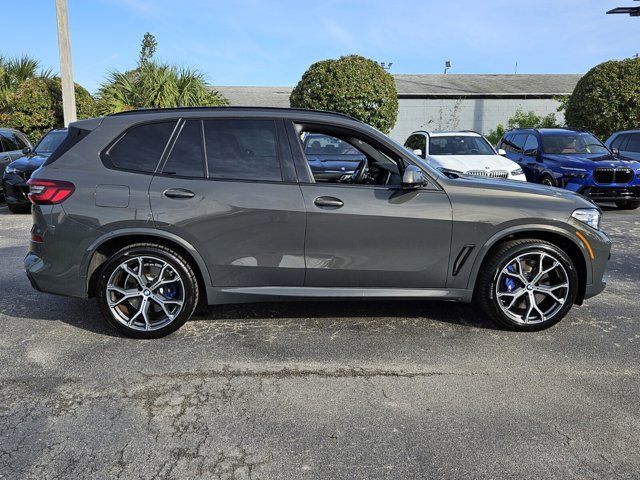 2022 BMW X5 M50i