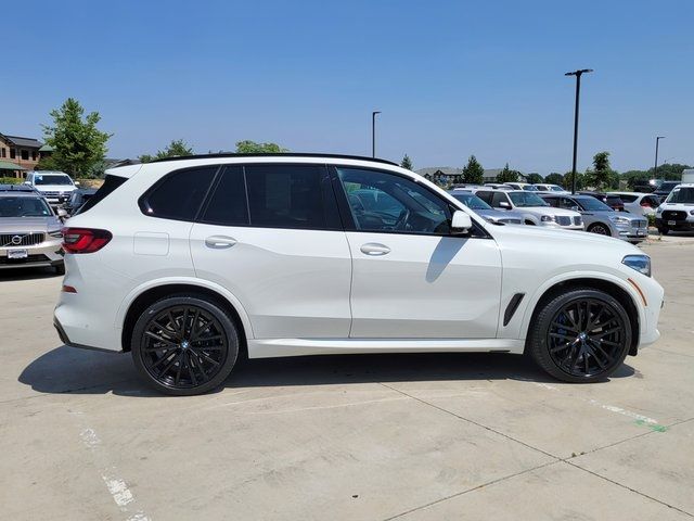 2022 BMW X5 M50i