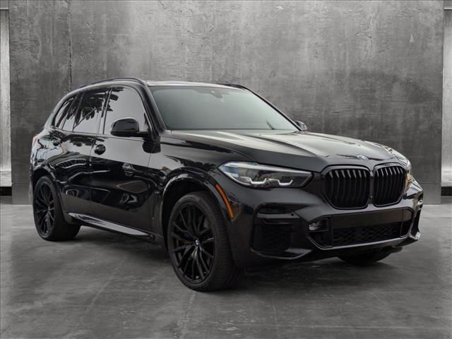 2022 BMW X5 M50i