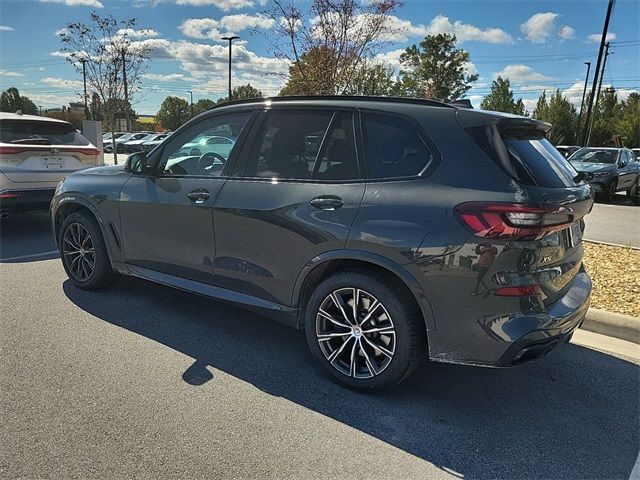 2022 BMW X5 M50i