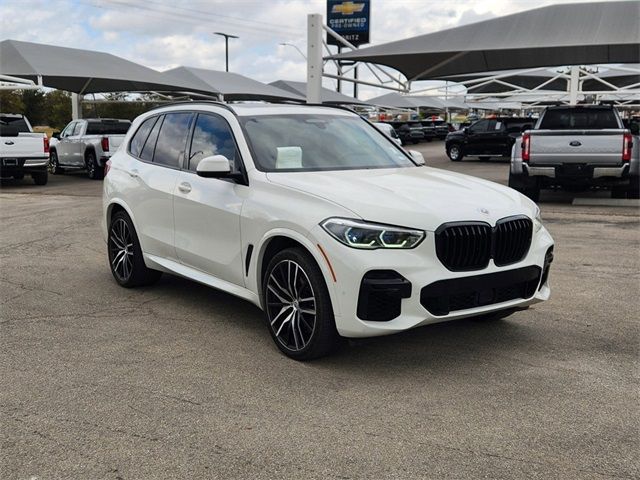 2022 BMW X5 M50i