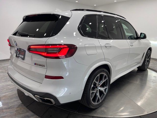 2022 BMW X5 M50i