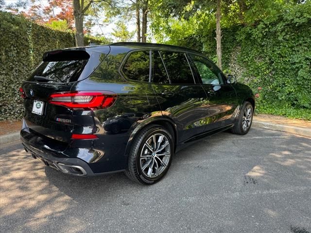 2022 BMW X5 M50i