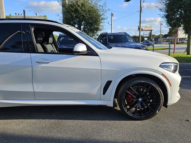 2022 BMW X5 M50i