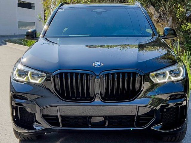 2022 BMW X5 M50i