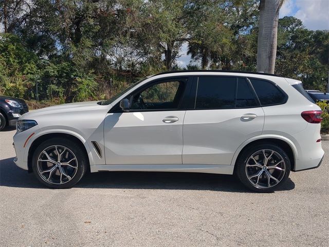 2022 BMW X5 M50i