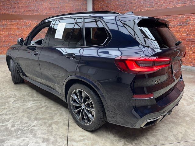 2022 BMW X5 M50i