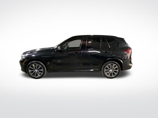 2022 BMW X5 M50i