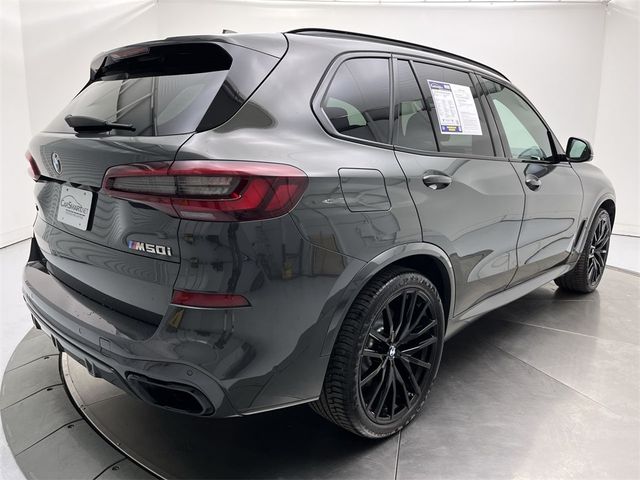 2022 BMW X5 M50i