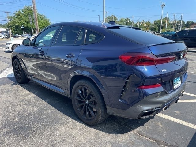 2022 BMW X6 M50i