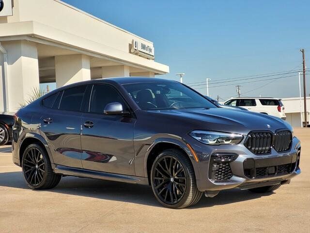 2022 BMW X6 M50i