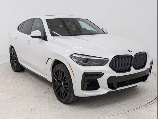 2022 BMW X6 M50i