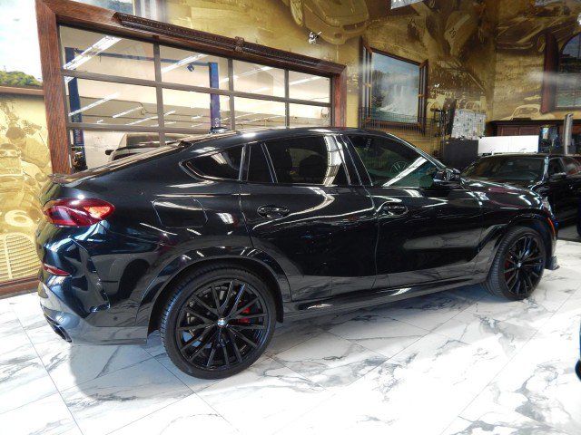 2022 BMW X6 M50i