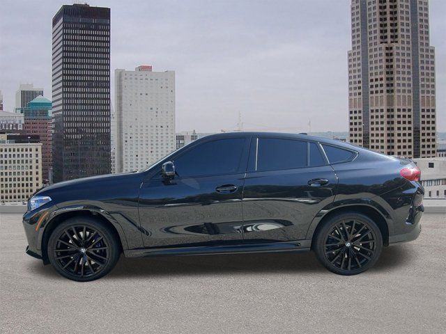 2022 BMW X6 M50i