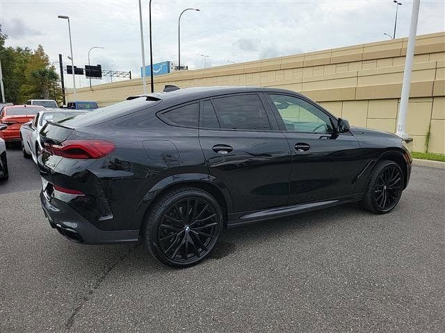 2022 BMW X6 M50i