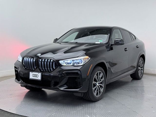 2022 BMW X6 M50i