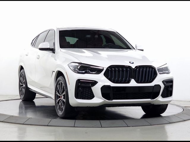 2022 BMW X6 M50i