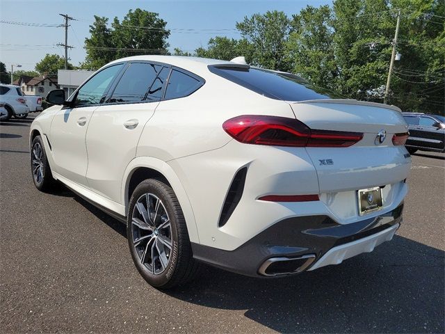 2022 BMW X6 M50i