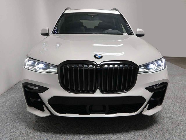 2022 BMW X7 M50i