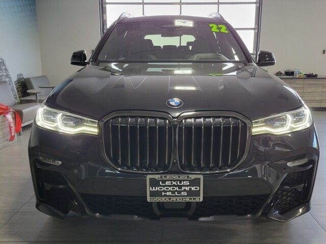 2022 BMW X7 M50i
