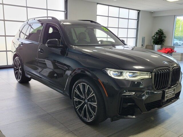 2022 BMW X7 M50i