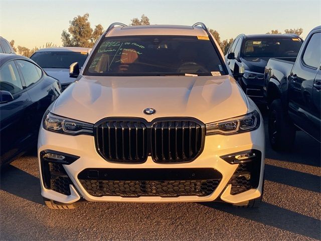 2022 BMW X7 M50i