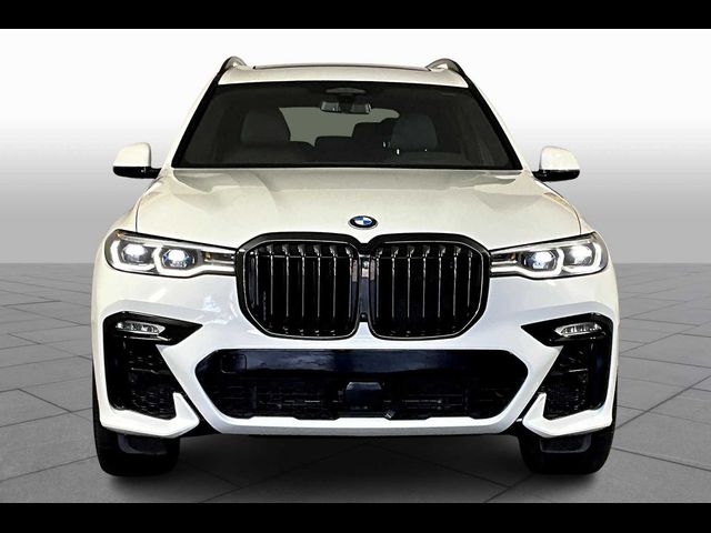 2022 BMW X7 M50i