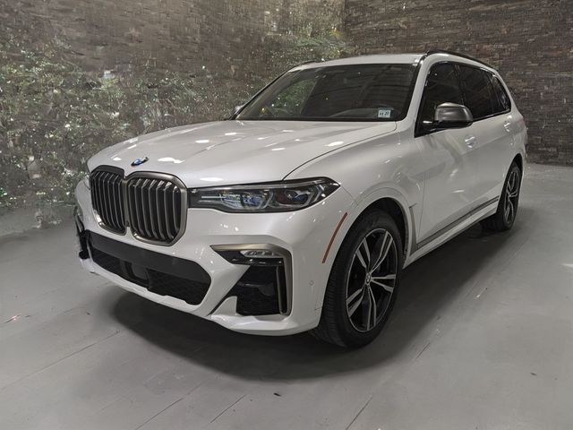 2022 BMW X7 M50i