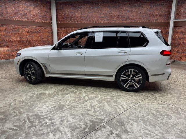 2022 BMW X7 M50i