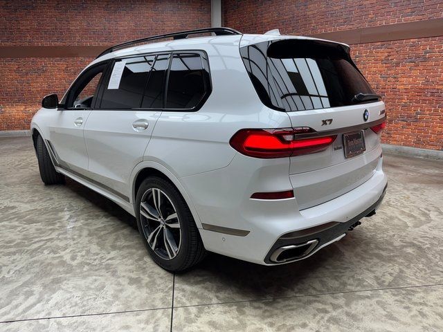 2022 BMW X7 M50i