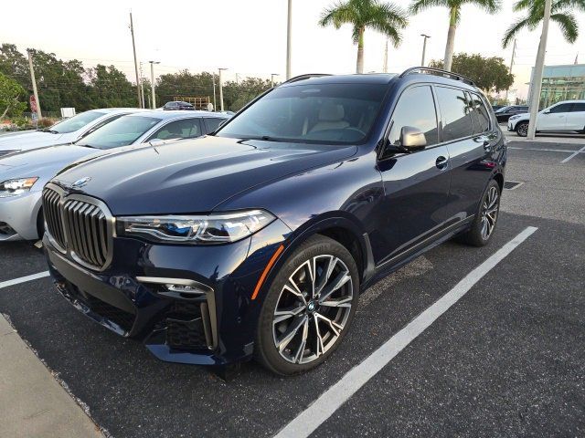 2022 BMW X7 M50i