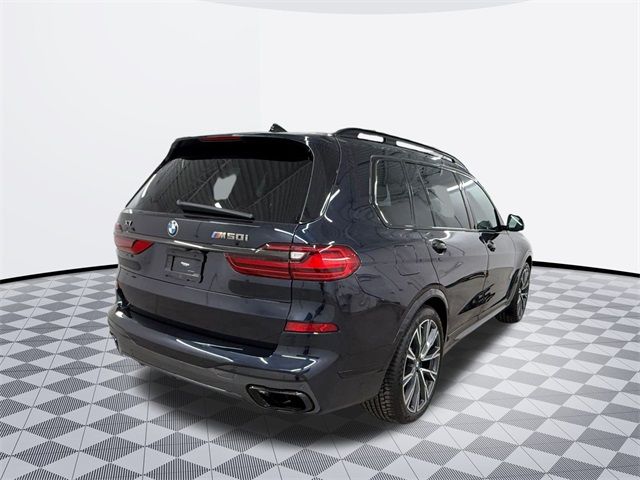 2022 BMW X7 M50i