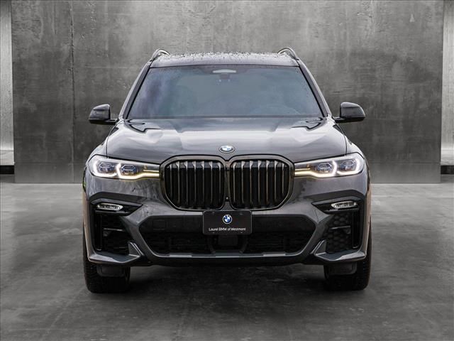 2022 BMW X7 M50i