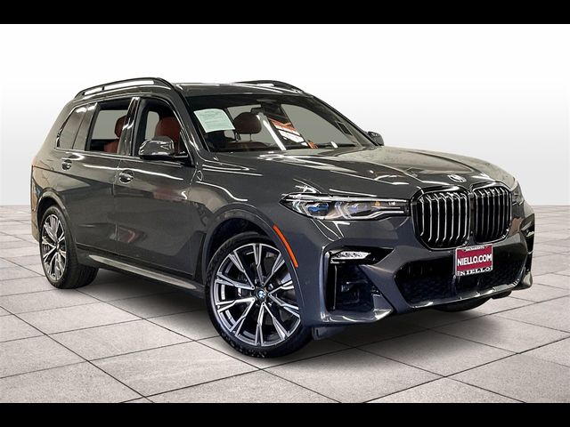 2022 BMW X7 M50i