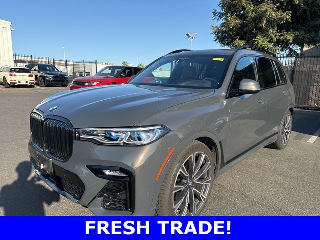 2022 BMW X7 M50i