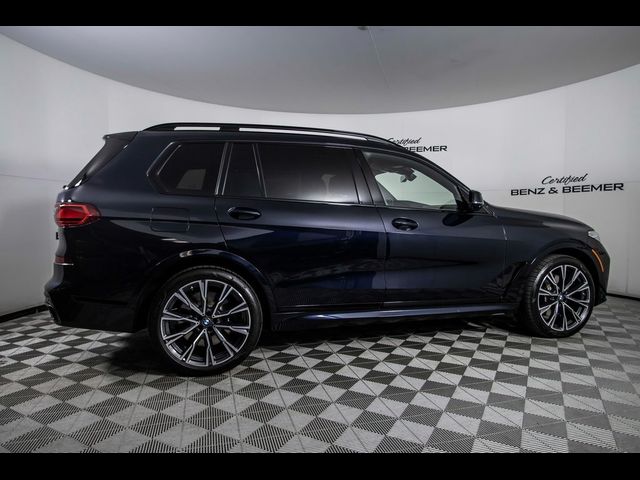 2022 BMW X7 M50i