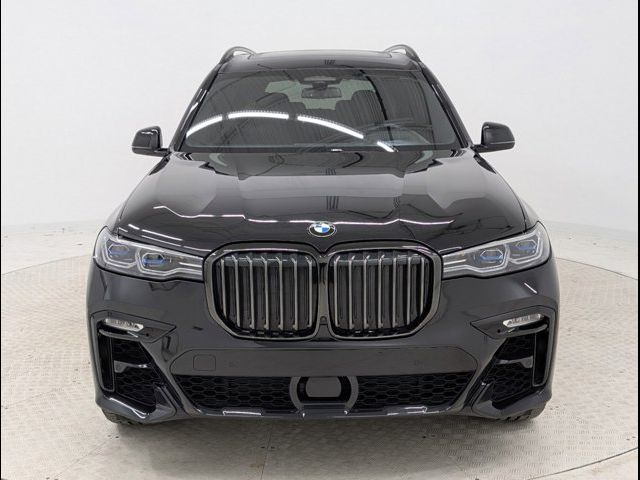 2022 BMW X7 M50i