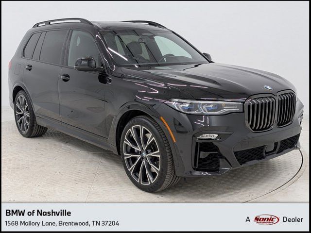 2022 BMW X7 M50i