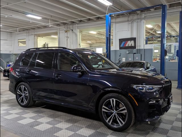 2022 BMW X7 M50i