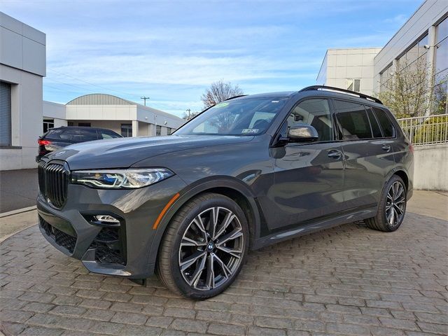 2022 BMW X7 M50i