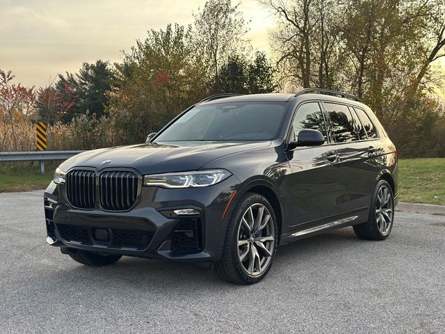 2022 BMW X7 M50i