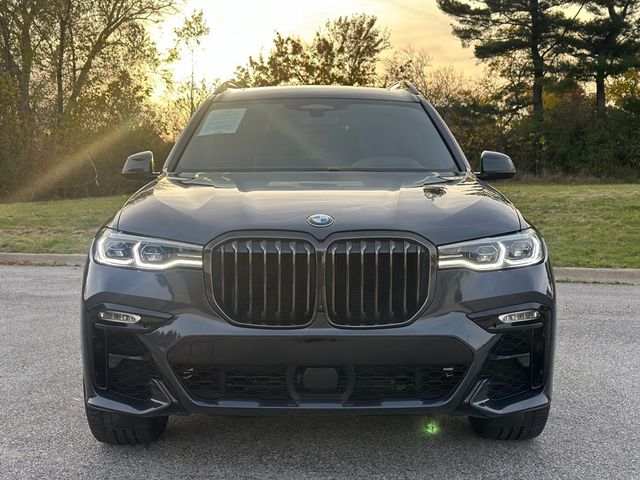 2022 BMW X7 M50i