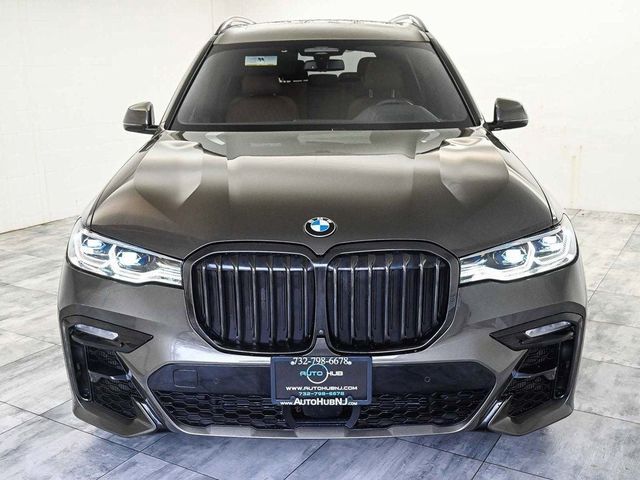 2022 BMW X7 M50i