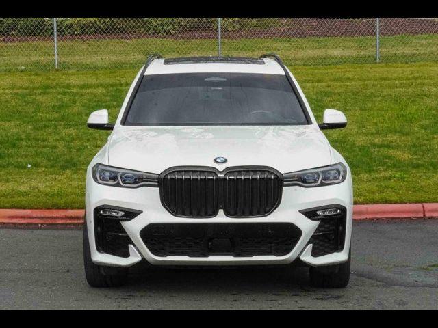 2022 BMW X7 M50i