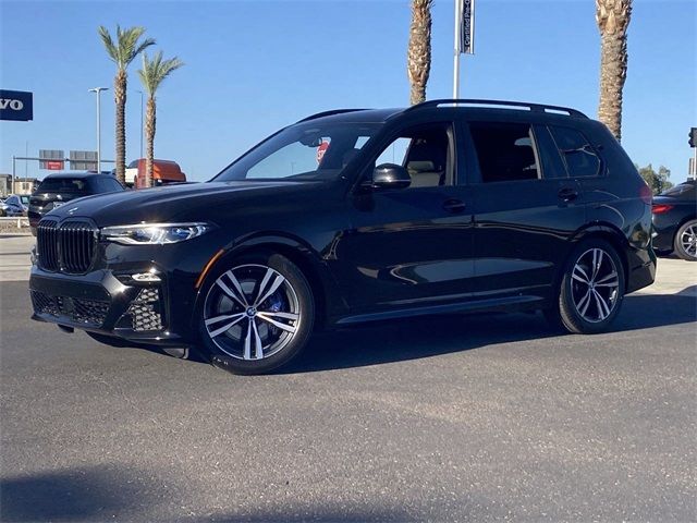 2022 BMW X7 M50i