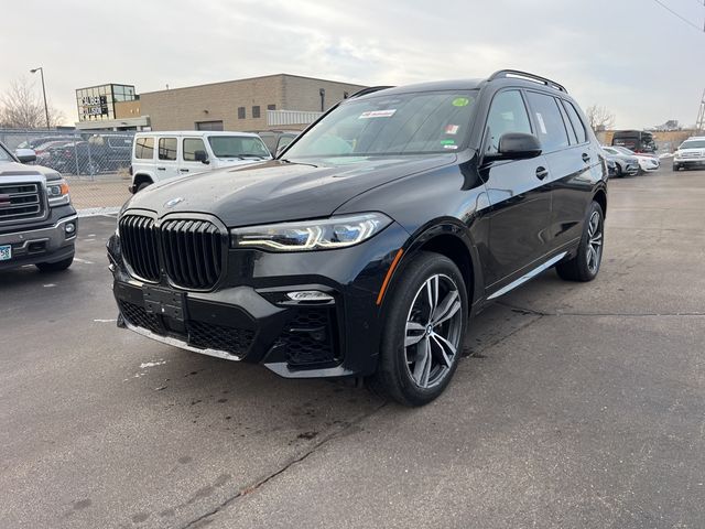 2022 BMW X7 M50i