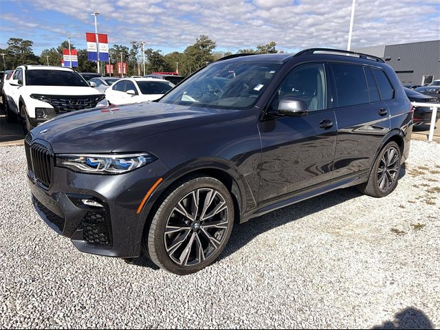 2022 BMW X7 M50i