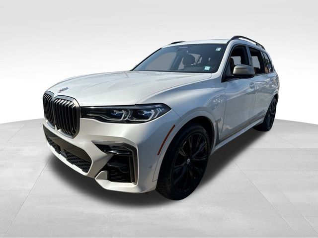 2022 BMW X7 M50i