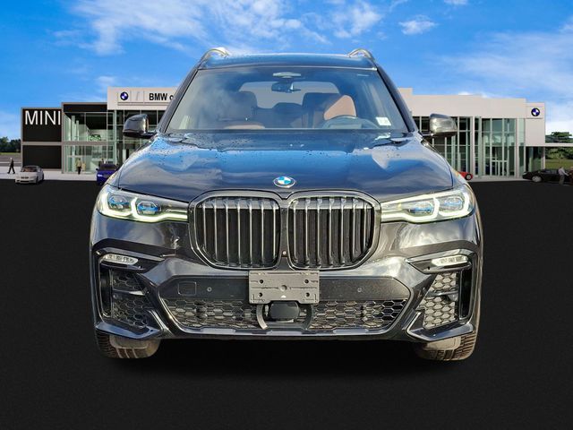 2022 BMW X7 M50i